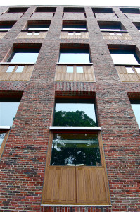 Figure 8: Exeter Library, detail of columns.  Note the narrowing of the brick piers with height, conveying the decreasing load borne by the brick façade.